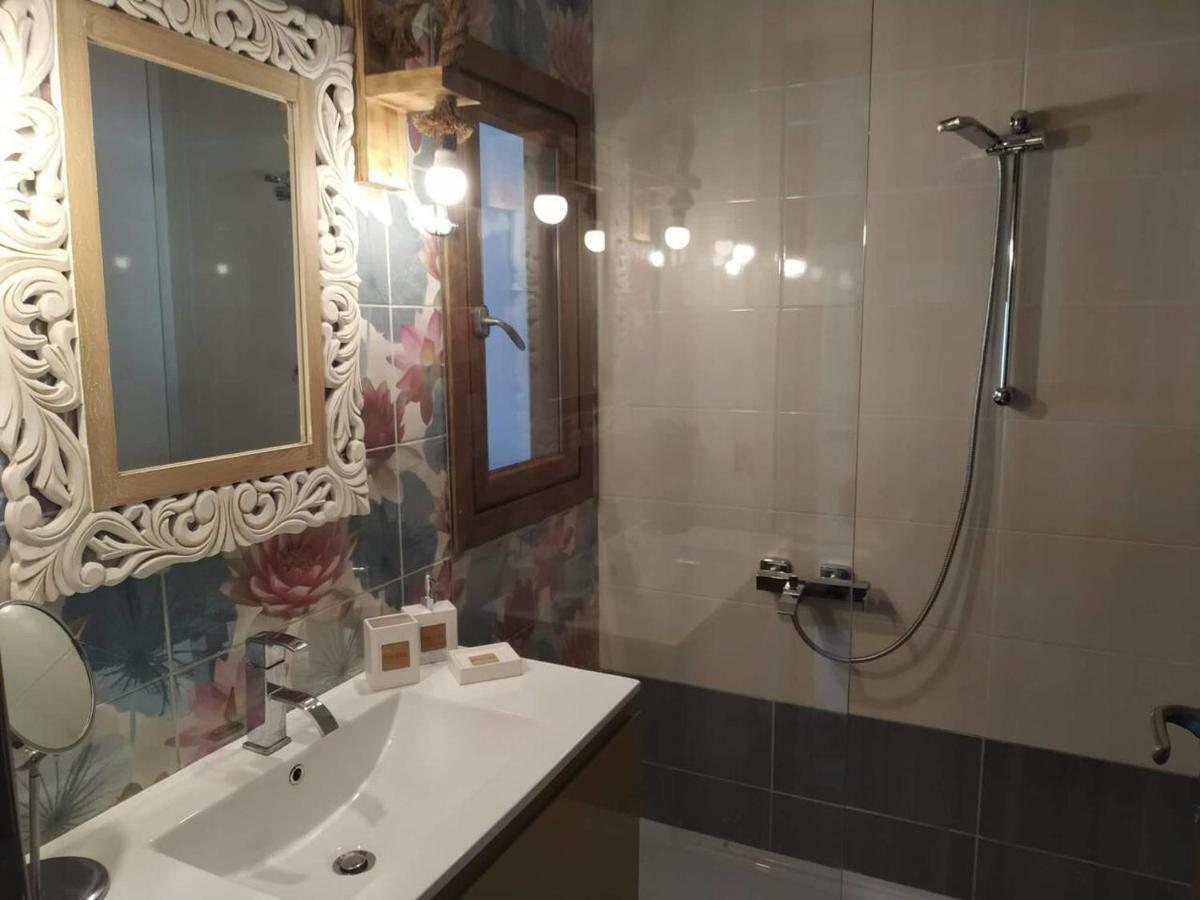 Loutraki Μοναδικής Θέσης Διαμέρισμα Στη Θάλασσα Экстерьер фото